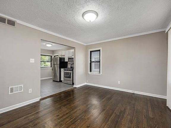 3rd image of 8289 Ford Ave