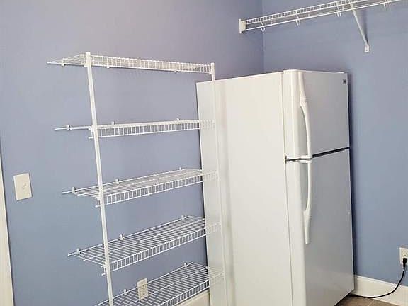5th image of 75 Prince Rd SE