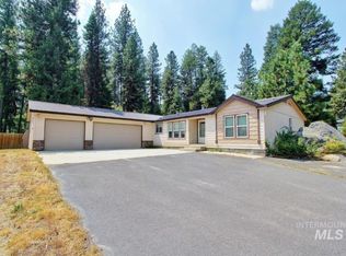 1649 Crown Point Pkwy, Cascade, ID 83611