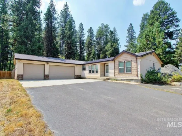 1649 Crown Point Pkwy, Cascade, ID 83611