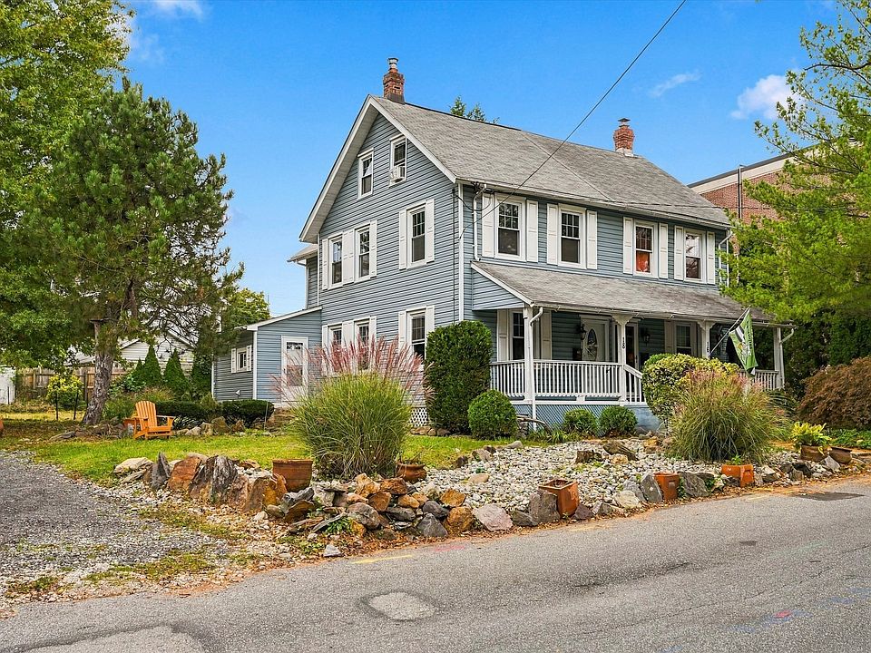 1st image of 18 Spring St
