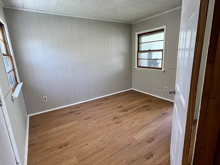 11100 Old Saint Charles Rd — Photo 2