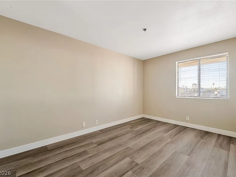 1381 E University Ave #204 — Photo 10