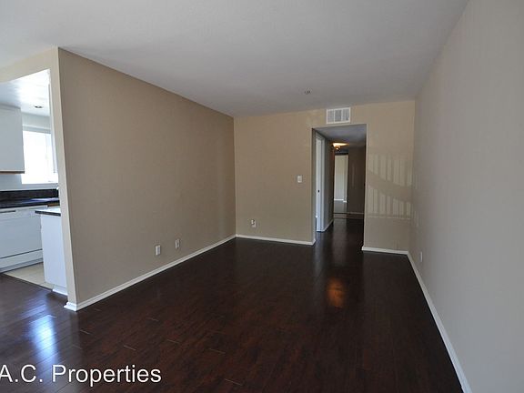 3rd image of 5002 Tujunga Ave APT 202