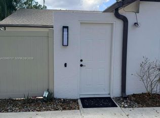 1350 Periwinkle Pl, Wellington, FL 33414