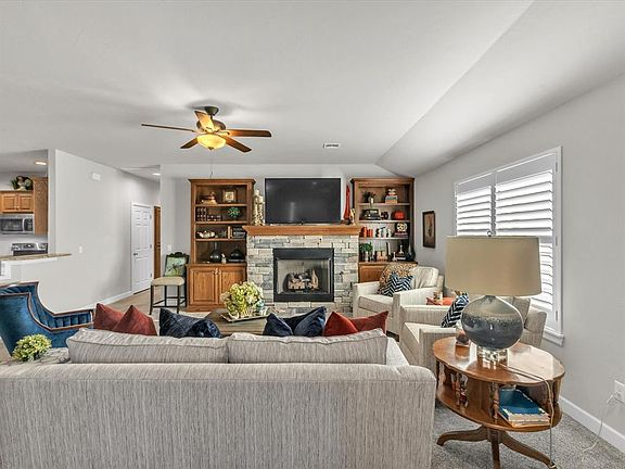 2nd image of 300 Meadow Dr