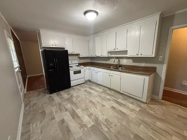 3907 Raintree Dr — Photo 12