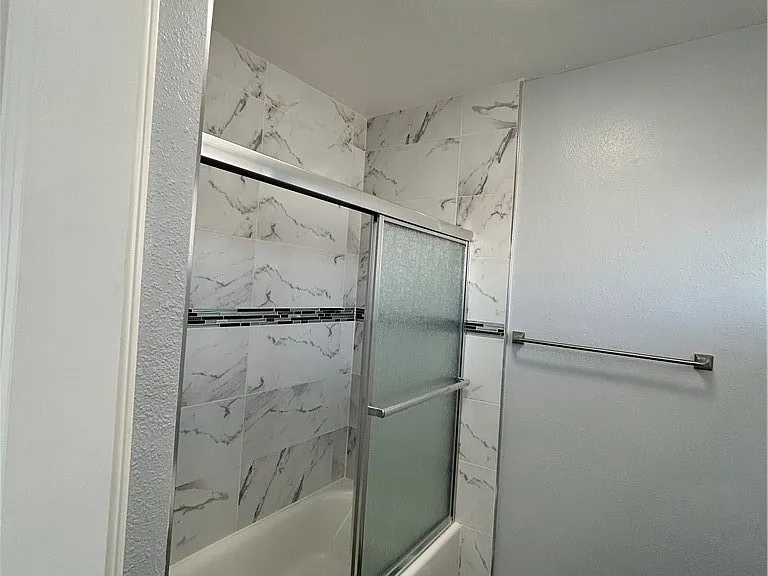 6517 1/2 Avalon Blvd #4 — Photo 9