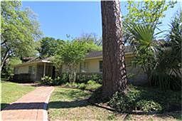 1st image of 203 Pine Shadows Dr