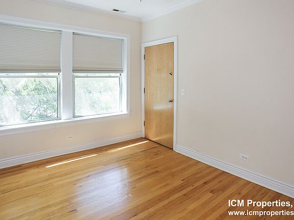 4th image of 1222 W Waveland Ave #1