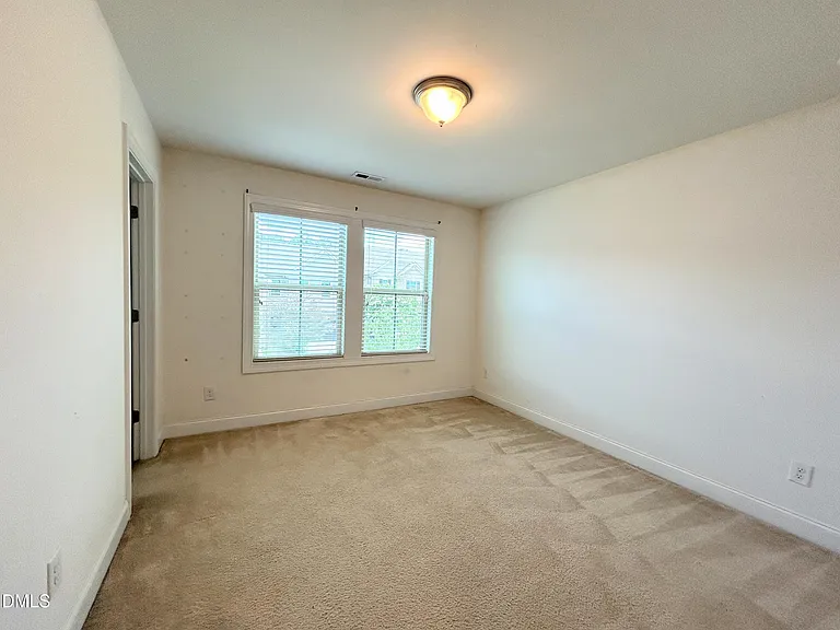 735 Lampwick Ln — Photo 20