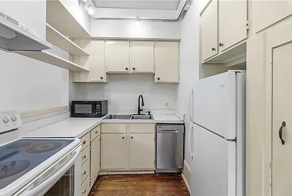 1 bed, 933 sqft, $1,750 — Photo 3