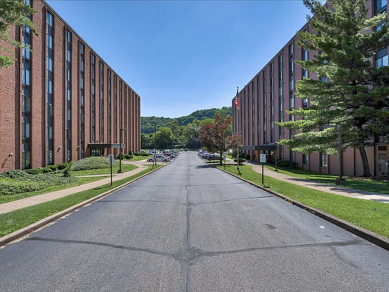 Freedom Place Apartments — Photo 3