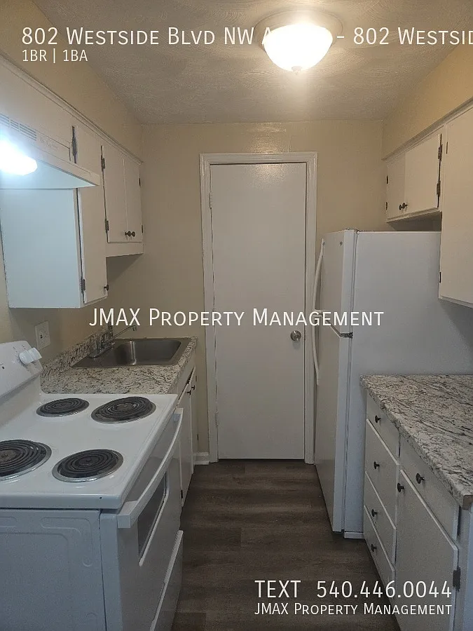 This property has a no security deposit option! — Photo 2
