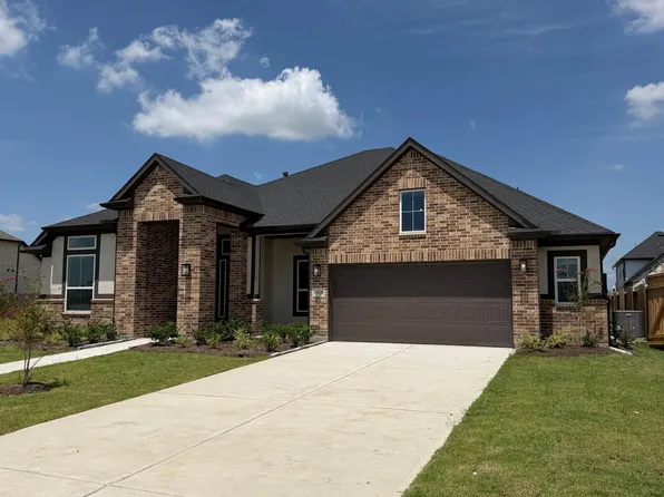 12135 Lake View Blvd, Mont Belvieu, TX 77523