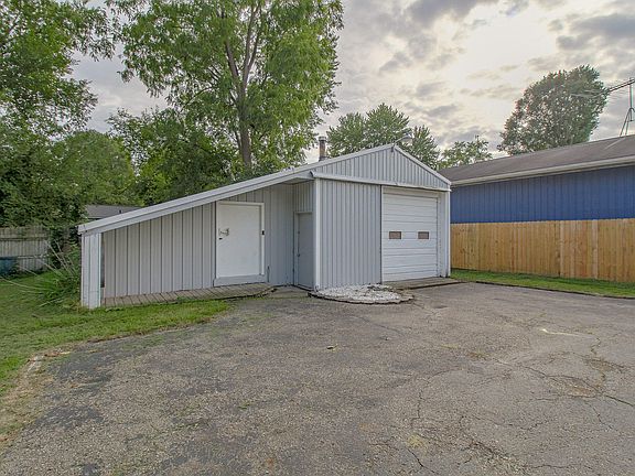 5th image of 3308 Lake St