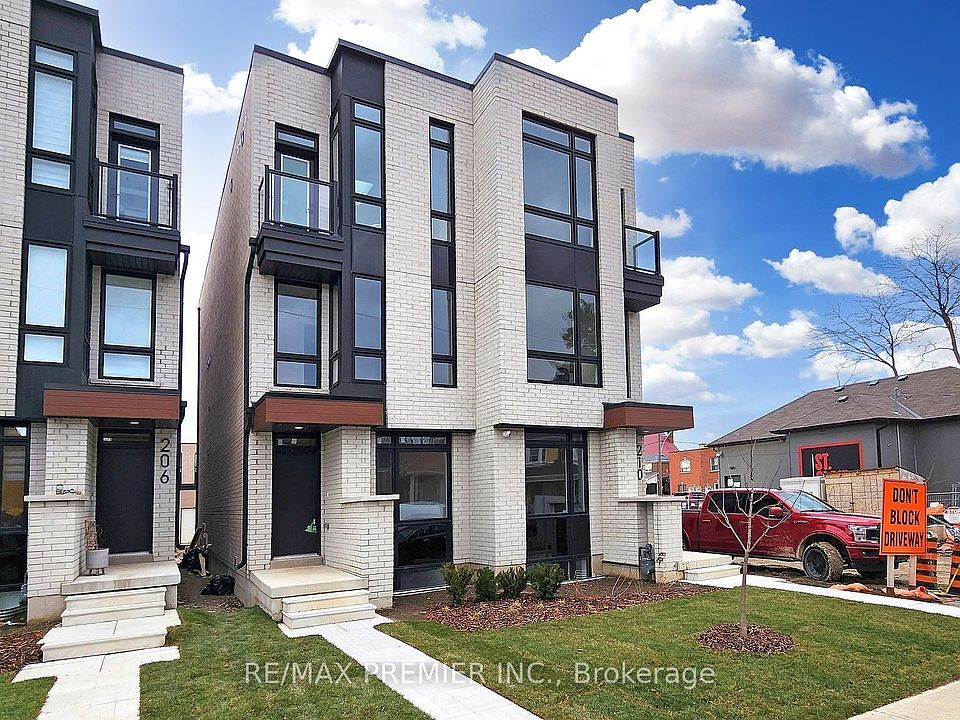 1st image of 208 McRoberts Ave W