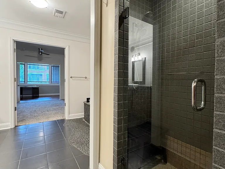 2929A McGee Trafficway #200A — Photo 11