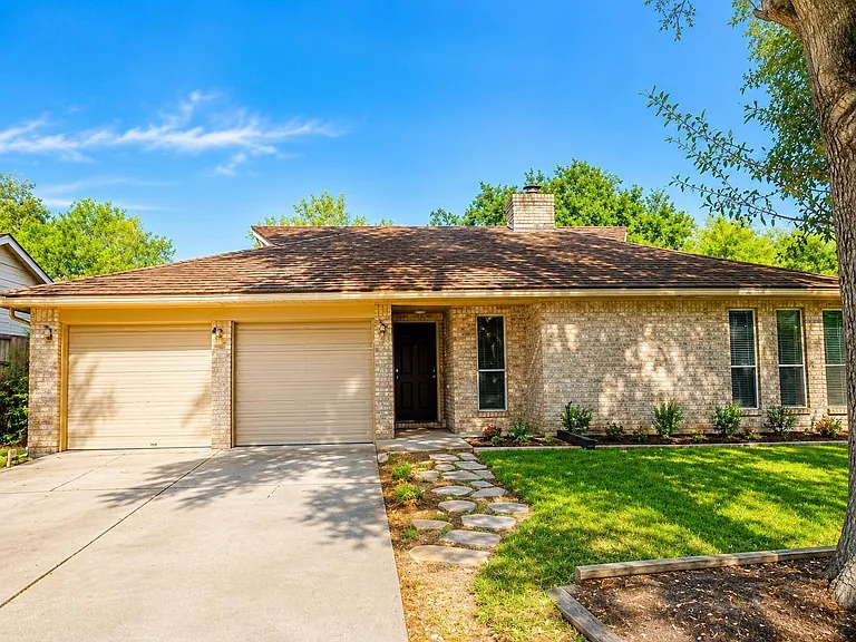 6622 Castleview Ln — Photo 1