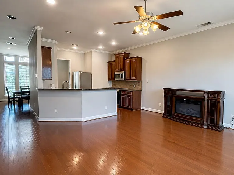 1605 W Dallas St #C — Photo 10