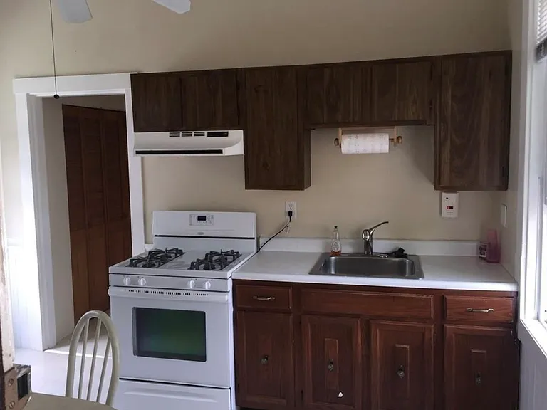 225 Arlington St #1 — Photo 6