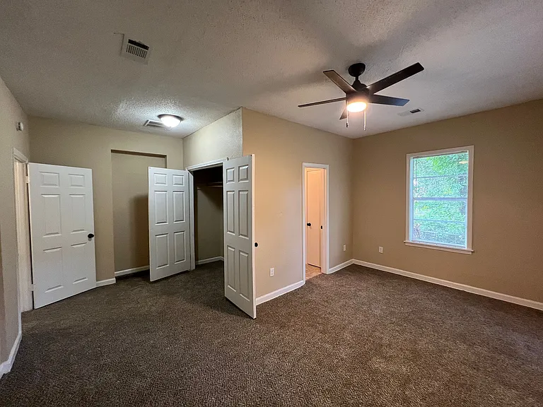 1263 Forrest Ave — Photo 12