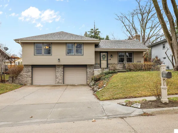 9923 Orchard Cir, Omaha, NE 68127