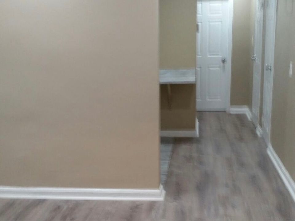 1st image of 811 Barnaby St SE #10461092
