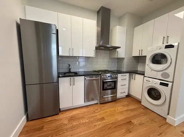 62-71 Forest Avenue image 1 of 13