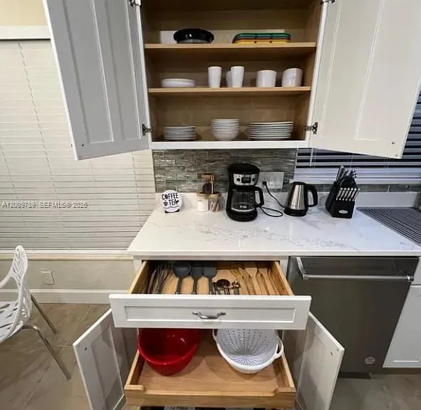 5221 York Ct — Photo 9