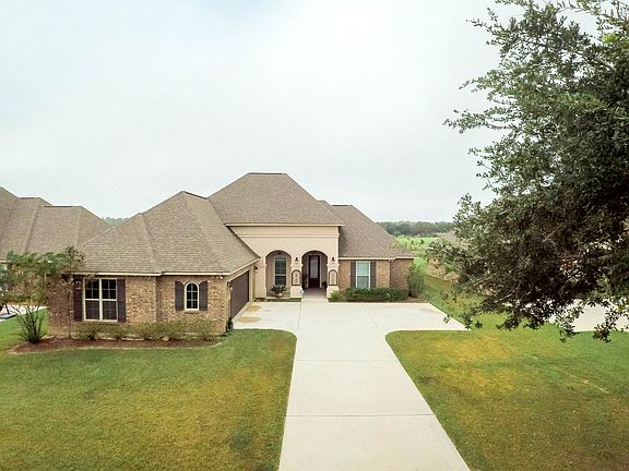 3rd image of 120 Terrace Oak Ln
