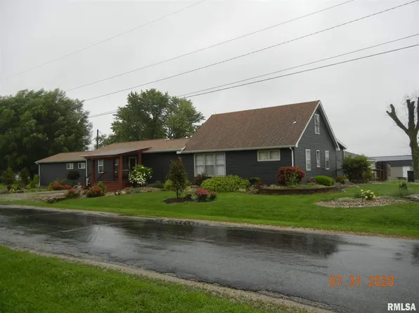 208 2nd St, Alma, IL 62807