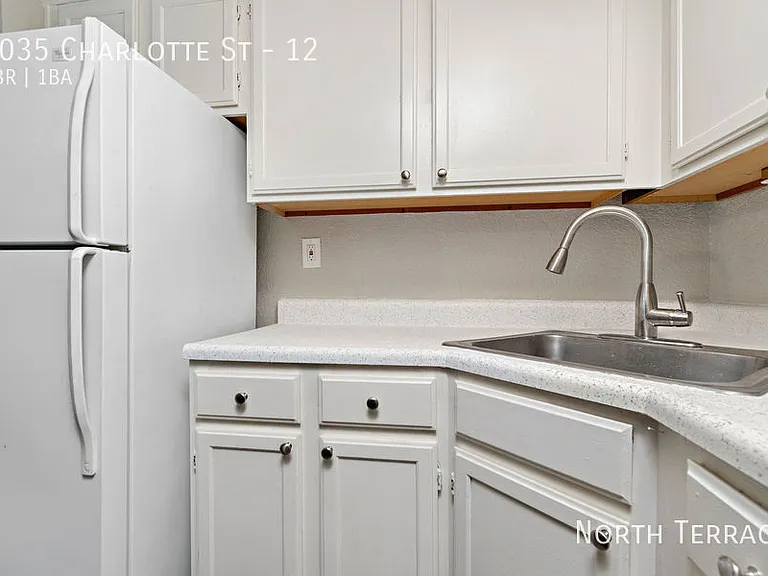 4035-4039 Charlotte — Photo 8