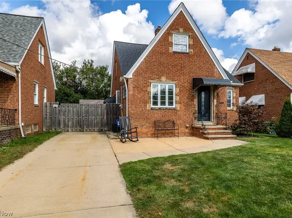 606 Tuxedo Ave, Brooklyn Heights, OH 44131