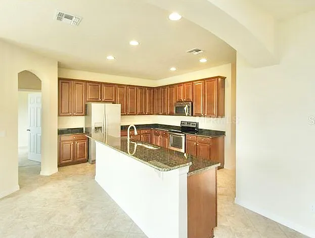 2103 Candlenut Cir — Photo 8