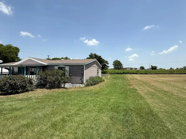 101 Christi Dr, Whitesboro, TX 76273