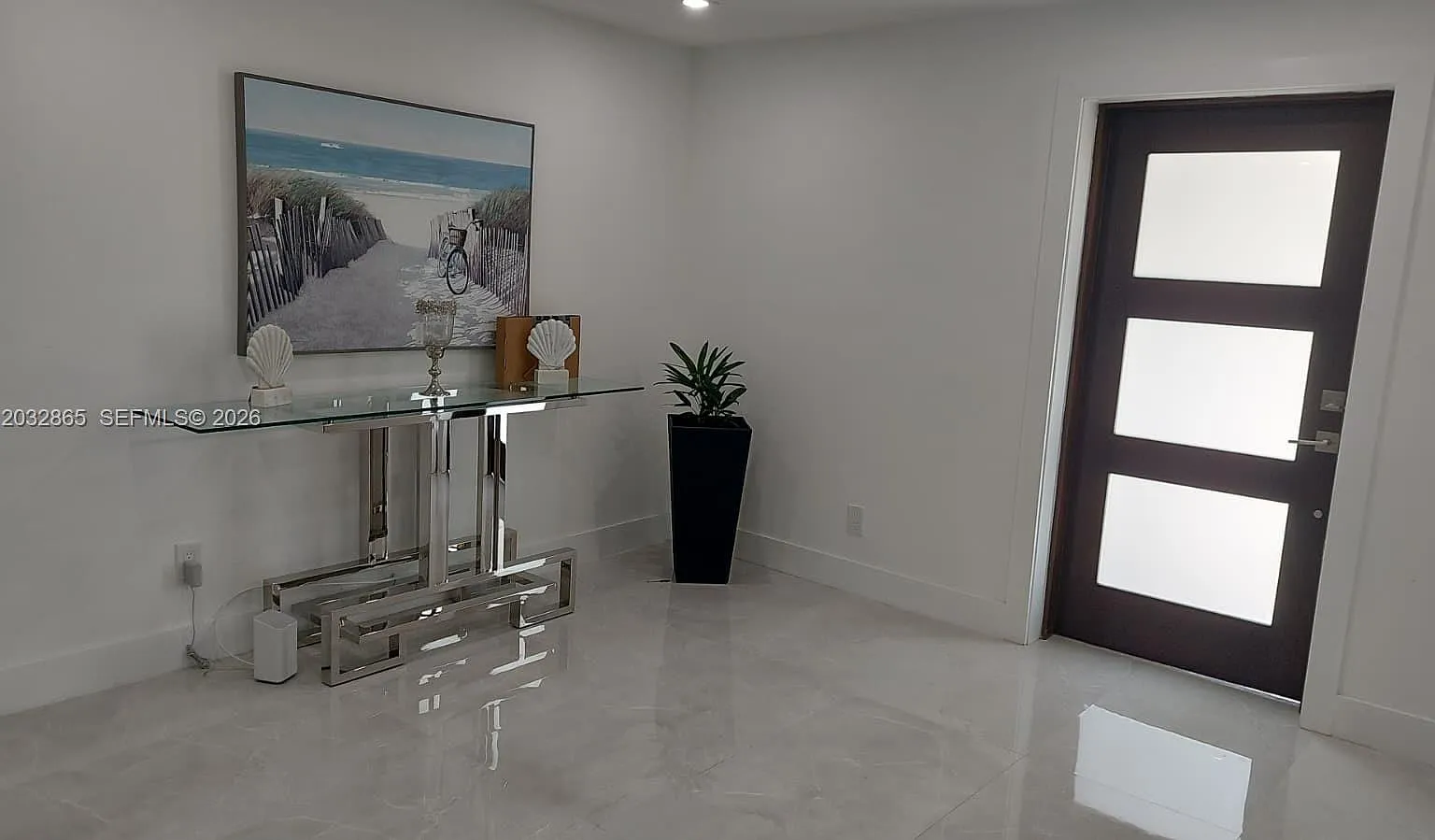 3 bed, 2.0 bath, $2,400 — Photo 4