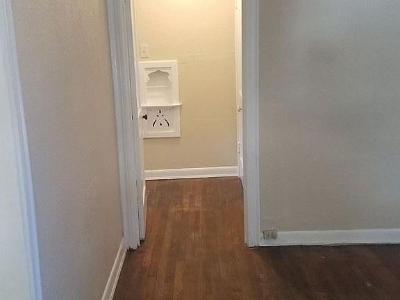 2nd image of 2255 Burnet St