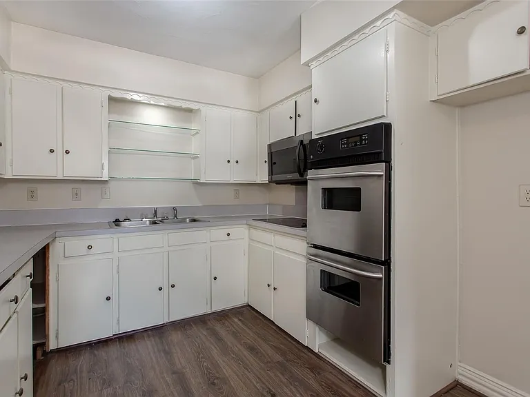 7445 Brentcove Cir — Photo 10