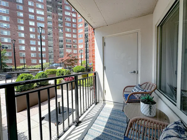 52 Forest St, Stamford, CT