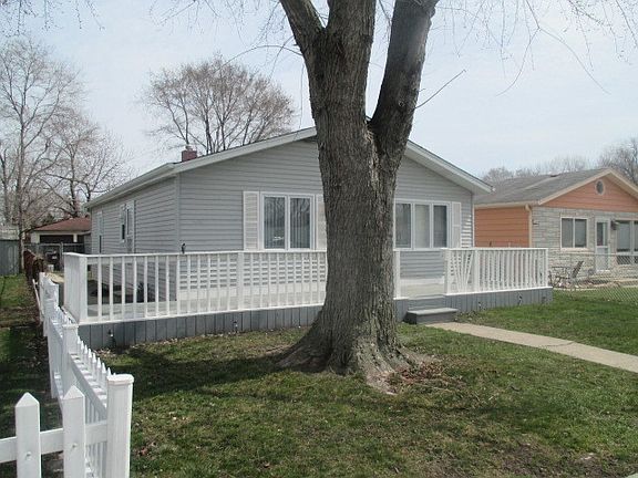 2nd image of 14927 Richmond Ave