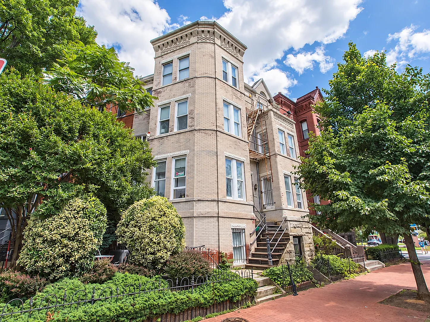 1 bed, 885 sqft, $3,500 — Photo 2