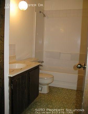 5th image of 105 W Forester Dr