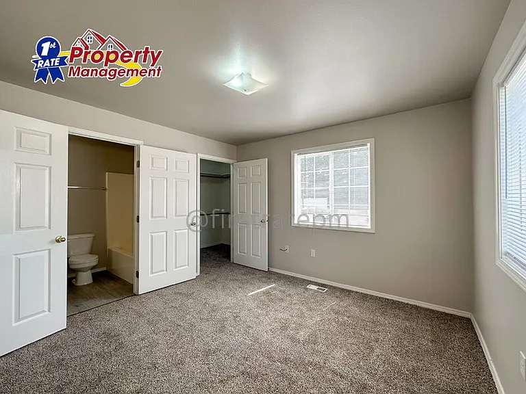 5843 W Clearview Ln #202 — Photo 11