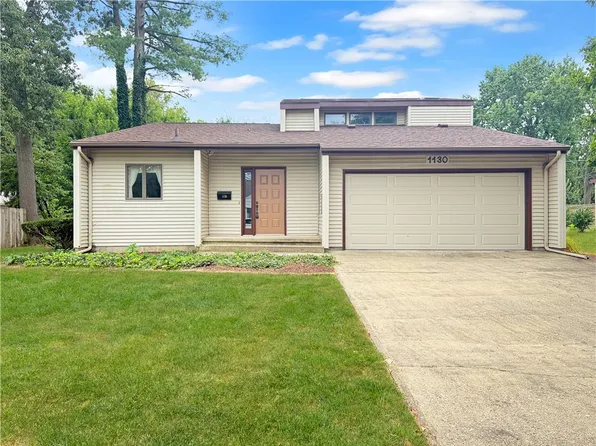 1130 Buchanan Ave, Charleston, IL 61920