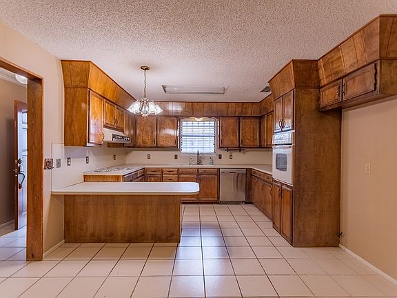 5th image of 9011 W Valley Meadow Ln