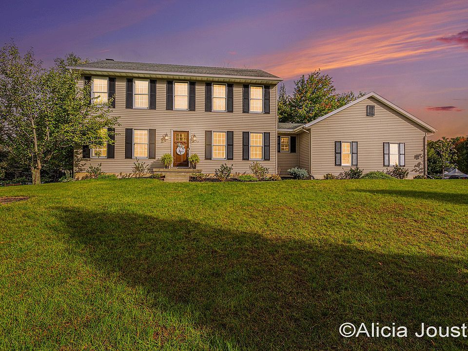 1st image of 8173 Siesta Dr NE