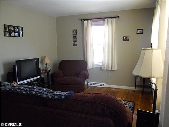 4th image of 218 N Fern Ave