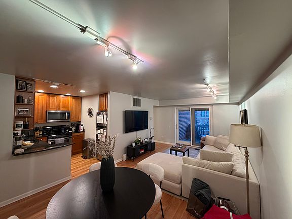 2nd image of 2045 N Larrabee St APT 7306