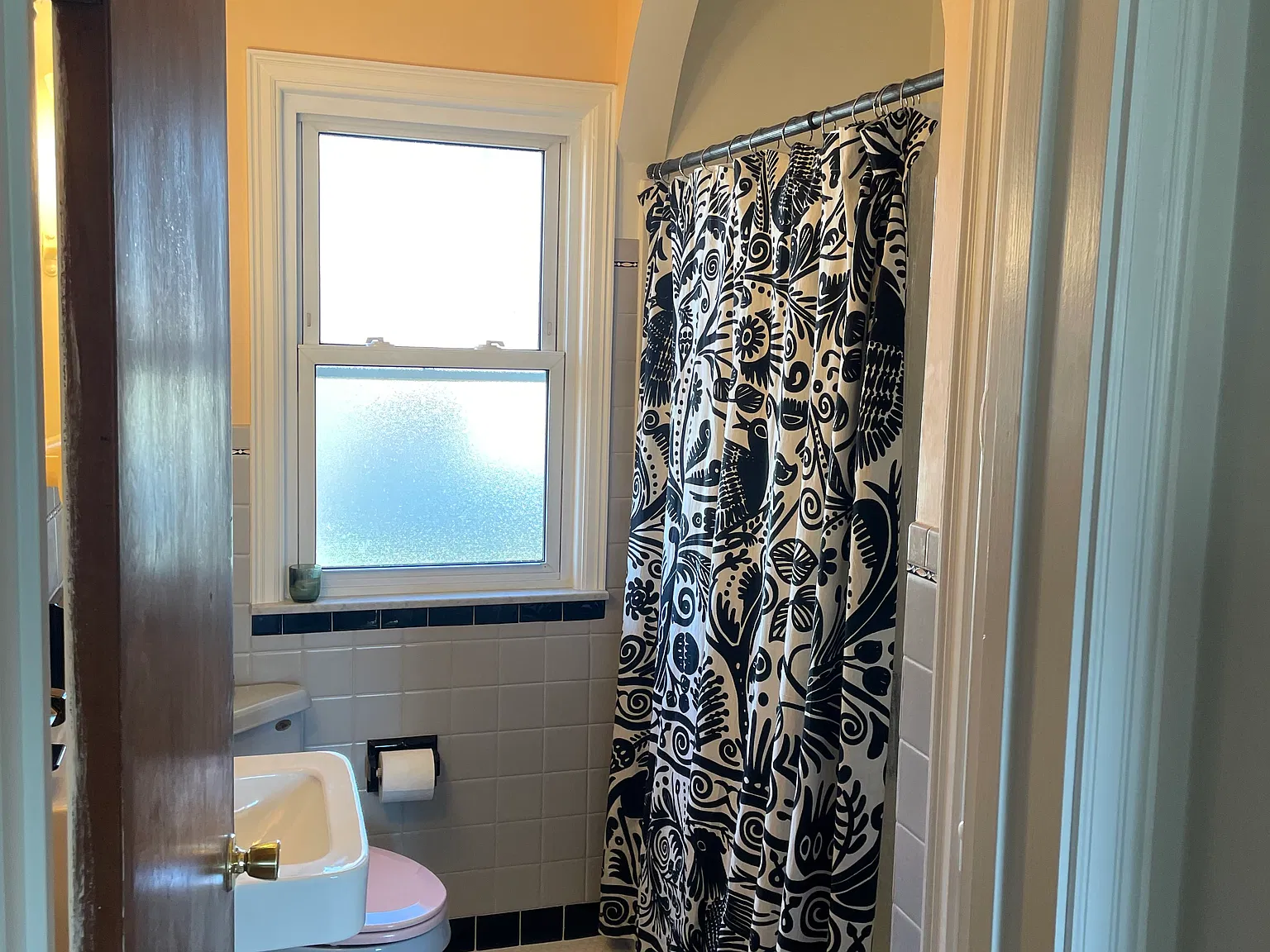 3 bed, 1200 sqft, $1,300 — Photo 4